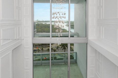 Condominio en alquiler en Miami, Florida, 2 dormitorios, 166.48 m2 № 2007300 - foto 27