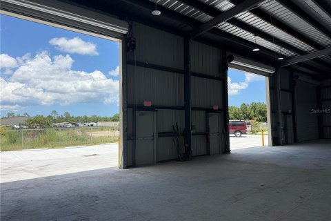 Commercial property in Bunnell, Florida 18.58 sq.m. № 2239123 - photo 8