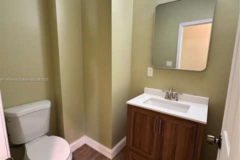 House in Palm Bay, Florida 4 bedrooms № 1872140 - photo 9