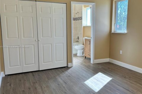 House in Palm Bay, Florida 4 bedrooms № 1872140 - photo 18