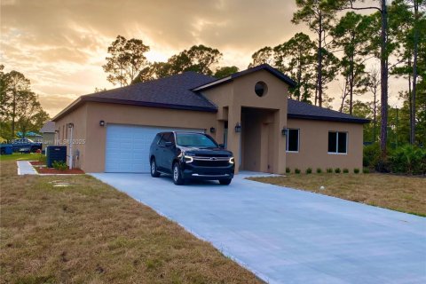 House in Palm Bay, Florida 4 bedrooms № 1872140 - photo 1