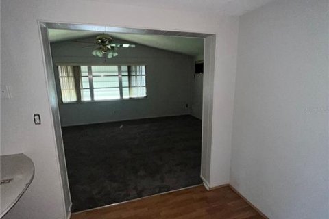 Villa ou maison à louer à Holiday, Floride: 2 chambres, 112.04 m2 № 2148959 - photo 10