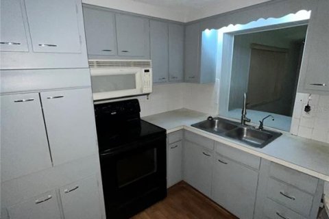 Villa ou maison à louer à Holiday, Floride: 2 chambres, 112.04 m2 № 2148959 - photo 8