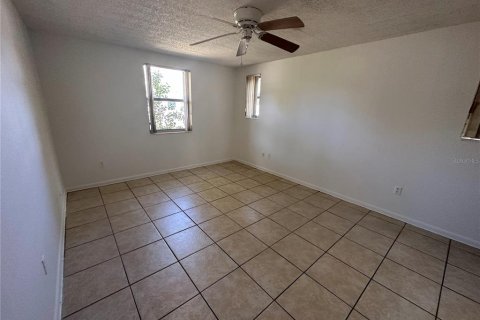 House in Ocala, Florida 2 bedrooms, 110.55 sq.m. № 1905838 - photo 4