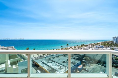 Condominio en alquiler en Fort Lauderdale, Florida, 3 dormitorios, 274.06 m2 № 1864741 - foto 14