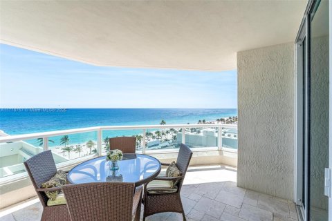 Condominio en alquiler en Fort Lauderdale, Florida, 3 dormitorios, 274.06 m2 № 1864741 - foto 11