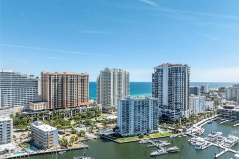 Condominio en alquiler en Fort Lauderdale, Florida, 3 dormitorios, 274.06 m2 № 1864741 - foto 7