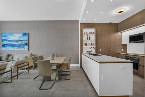 Купить кондоминиум в Санни-Айлс-Бич, Флорида 3 спальни, 183.85м2, № 2005968 - фото 9