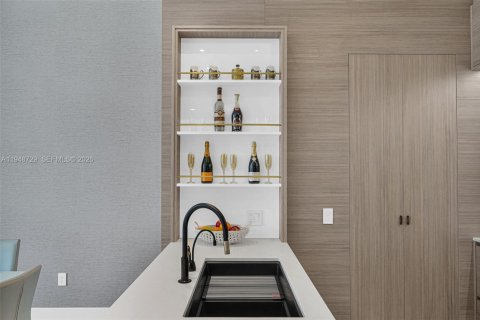 Купить кондоминиум в Санни-Айлс-Бич, Флорида 3 спальни, 183.85м2, № 2005968 - фото 28