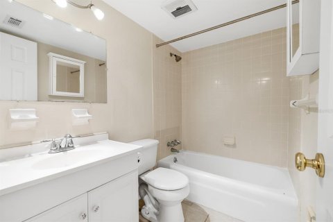 Condo in Gainesville, Florida, 1 bedroom  № 1848132 - photo 14
