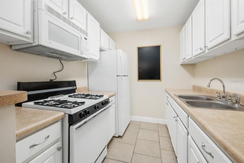Condo in Gainesville, Florida, 1 bedroom  № 1848132 - photo 7