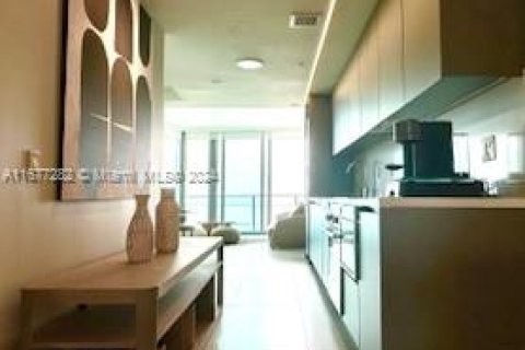 Купить кондоминиум в Майами, Флорида 3 спальни, 103.12м2, № 1811144 - фото 10