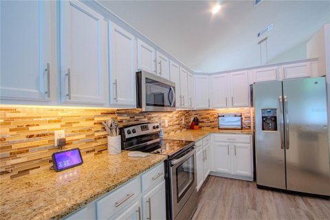 House in Casselberry, Florida 4 bedrooms, 213.77 sq.m. № 1911005 - photo 12
