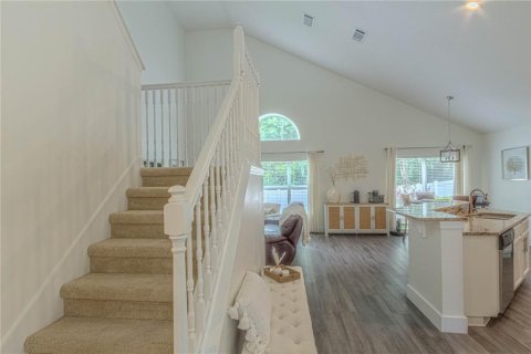 House in Casselberry, Florida 4 bedrooms, 213.77 sq.m. № 1911005 - photo 8