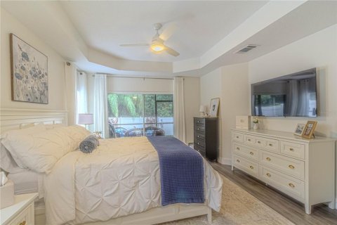 House in Casselberry, Florida 4 bedrooms, 213.77 sq.m. № 1911005 - photo 27