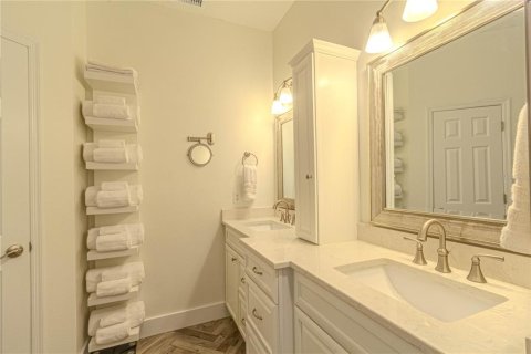House in Casselberry, Florida 4 bedrooms, 213.77 sq.m. № 1911005 - photo 24