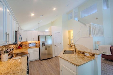 House in Casselberry, Florida 4 bedrooms, 213.77 sq.m. № 1911005 - photo 11