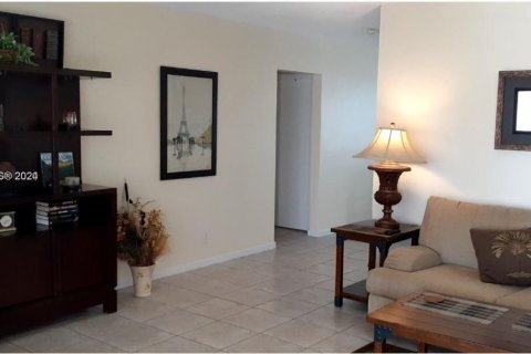 Immobilier commercial à vendre à Pompano Beach, Floride № 2036684 - photo 5