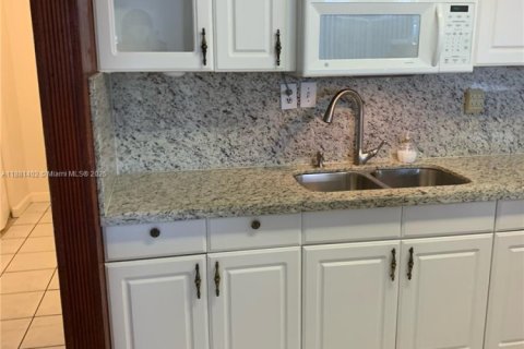 Casa en alquiler en Davie, Florida, 3 dormitorios, 124.02 m2 № 1925096 - foto 8