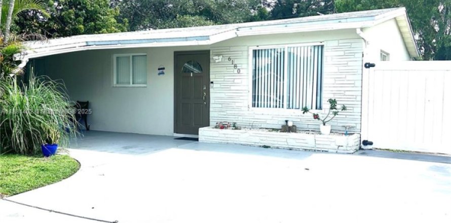 Casa en Davie, Florida 3 dormitorios, 124.02 m2 № 1925096