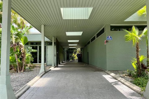 Propiedad comercial en alquiler en Tampa, Florida № 1536300 - foto 3