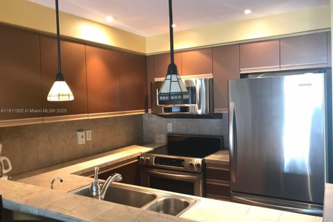 Condominio en alquiler en North Miami Beach, Florida, 1 dormitorio, 60.57 m2 № 1957578 - foto 1