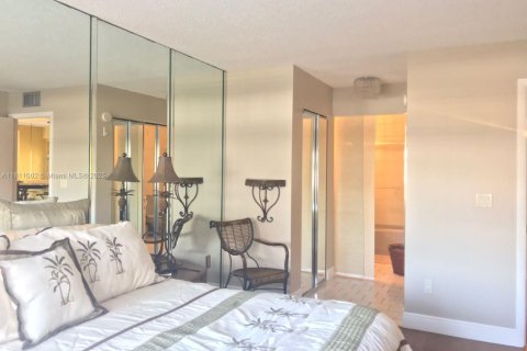 Condominio en alquiler en North Miami Beach, Florida, 1 dormitorio, 60.57 m2 № 1957578 - foto 9