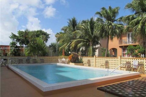 Condominio en alquiler en North Miami Beach, Florida, 1 dormitorio, 60.57 m2 № 1957578 - foto 17