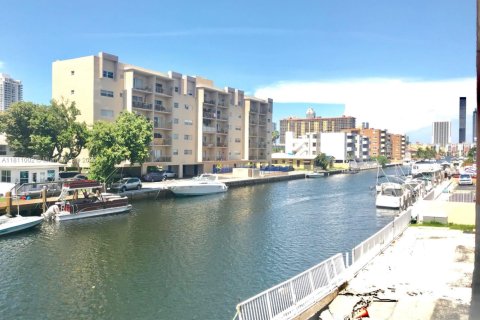 Condominio en alquiler en North Miami Beach, Florida, 1 dormitorio, 60.57 m2 № 1957578 - foto 8