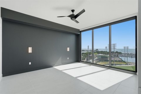 Condo in Saint Petersburg, Florida, 3 bedrooms № 2374146 - photo 16