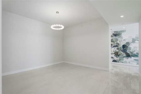 Condo in Saint Petersburg, Florida, 3 bedrooms № 2374146 - photo 23