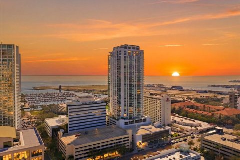 Condo in Saint Petersburg, Florida, 3 bedrooms  № 2374146