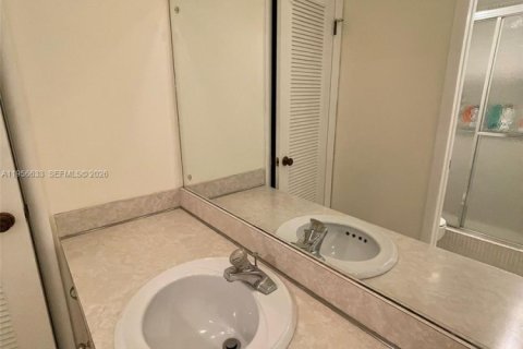 Купить кондоминиум в Холливуд, Флорида 2 спальни, 125.6м2, № 2153486 - фото 12