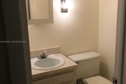 Купить кондоминиум в Холливуд, Флорида 2 спальни, 125.6м2, № 2153486 - фото 8