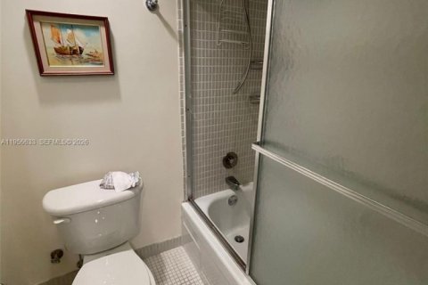 Купить кондоминиум в Холливуд, Флорида 2 спальни, 125.6м2, № 2153486 - фото 14