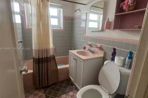 Villa ou maison à vendre à Miami, Floride: 2 chambres, 113.06 m2 № 2004957 - photo 21