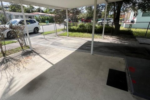 Villa ou maison à vendre à Miami, Floride: 2 chambres, 113.06 m2 № 2004957 - photo 12