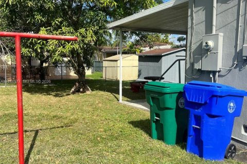 Villa ou maison à vendre à Miami, Floride: 2 chambres, 113.06 m2 № 2004957 - photo 7