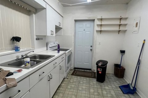 Villa ou maison à vendre à Miami, Floride: 2 chambres, 113.06 m2 № 2004957 - photo 29