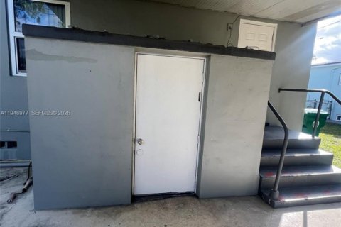 Villa ou maison à vendre à Miami, Floride: 2 chambres, 113.06 m2 № 2004957 - photo 25