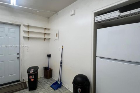 Villa ou maison à vendre à Miami, Floride: 2 chambres, 113.06 m2 № 2004957 - photo 28