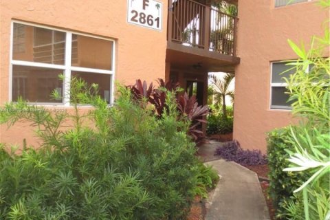 Copropriété à louer à Lauderdale Lakes, Floride: 1 chambre, 59.83 m2 № 1937075 - photo 2