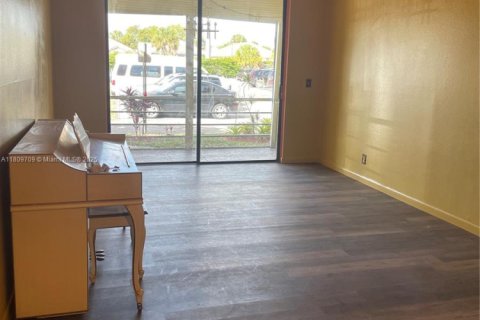 Copropriété à louer à Lauderdale Lakes, Floride: 1 chambre, 59.83 m2 № 1937075 - photo 4