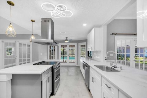 Casa en venta en Plant City, Florida, 5 dormitorios, 384.8 m2 № 1675945 - foto 12