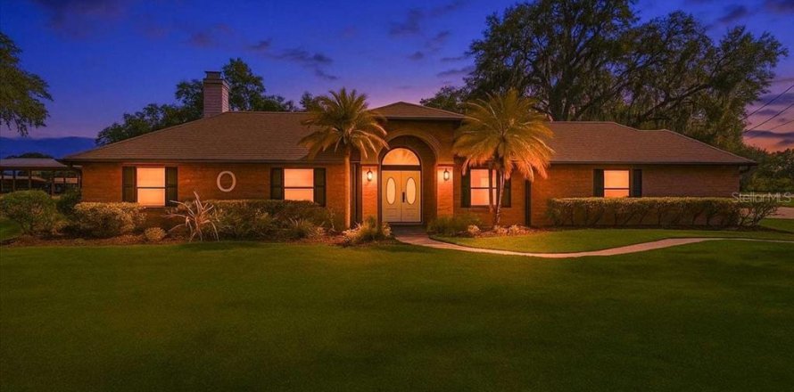 Casa en Plant City, Florida 5 dormitorios, 384.8 m2 № 1675945
