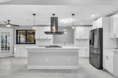 Casa en venta en Plant City, Florida, 5 dormitorios, 384.8 m2 № 1675945 - foto 13