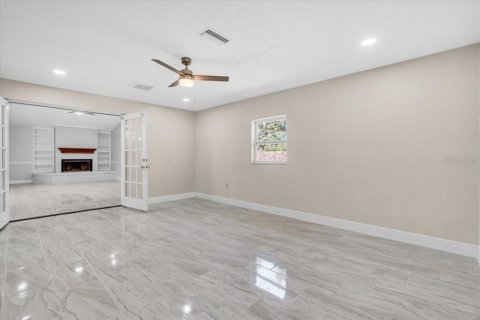 Casa en venta en Plant City, Florida, 5 dormitorios, 384.8 m2 № 1675945 - foto 21