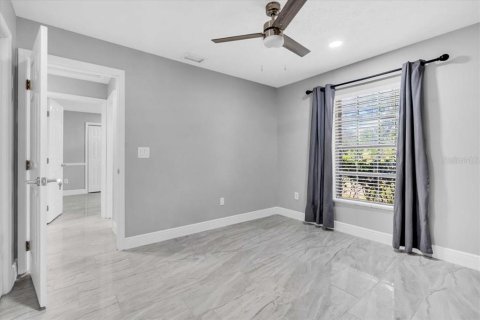 Casa en venta en Plant City, Florida, 5 dormitorios, 384.8 m2 № 1675945 - foto 25