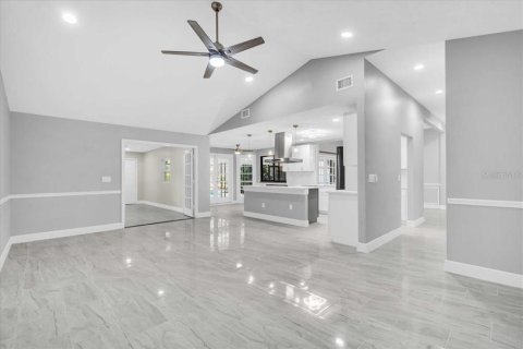 Casa en venta en Plant City, Florida, 5 dormitorios, 384.8 m2 № 1675945 - foto 19