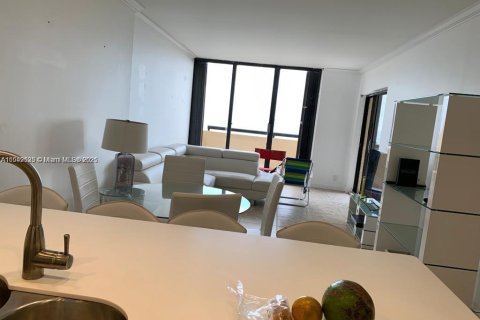 Купить кондоминиум в Майами-Бич, Флорида 2 спальни, 96.34м2, № 1986445 - фото 19